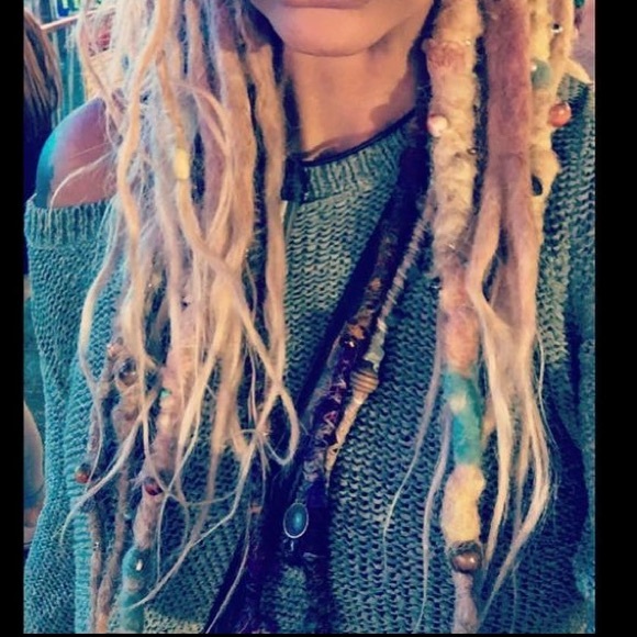 Three Festive Hair Extension Ornaments - Picture 3 of 6